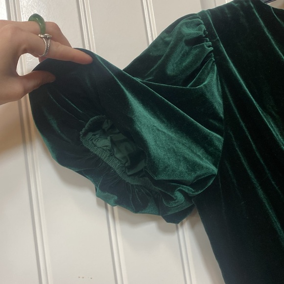 Green velvety dress - Picture 3 of 3